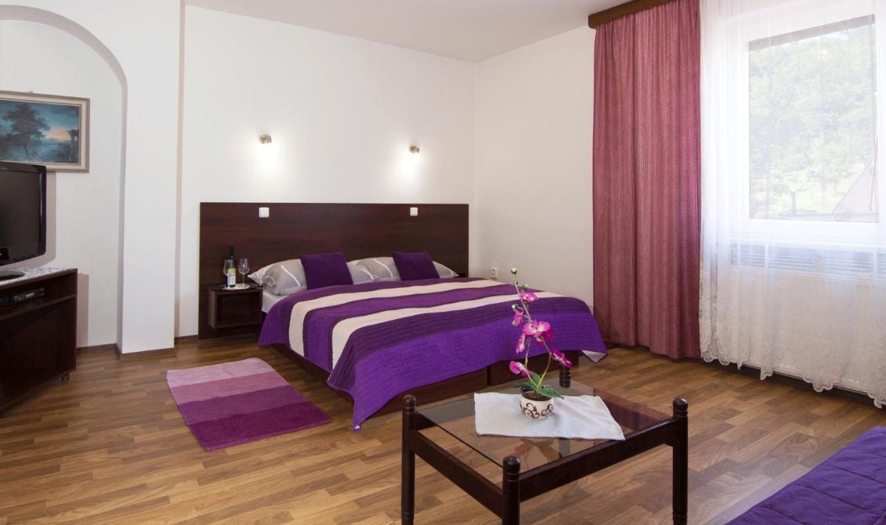 Penzion U Kraliku Kurdejov Экстерьер фото