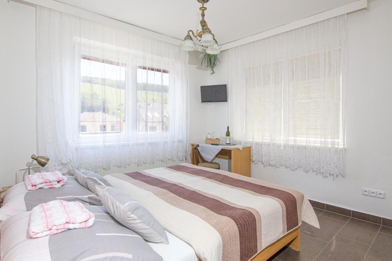 Penzion U Kraliku Kurdejov Экстерьер фото
