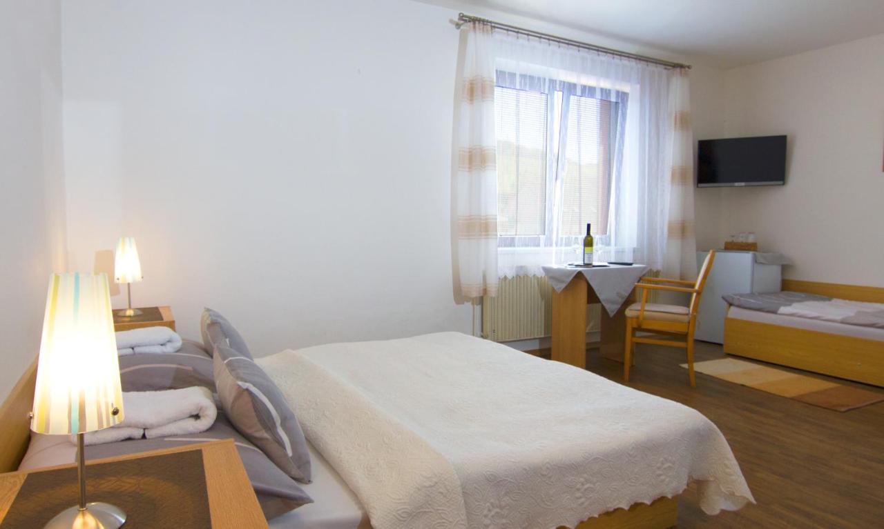 Penzion U Kraliku Kurdejov Экстерьер фото