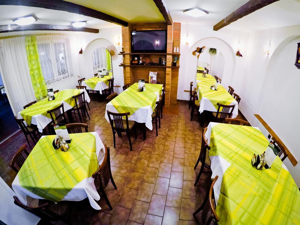 Penzion U Kraliku Kurdejov Экстерьер фото